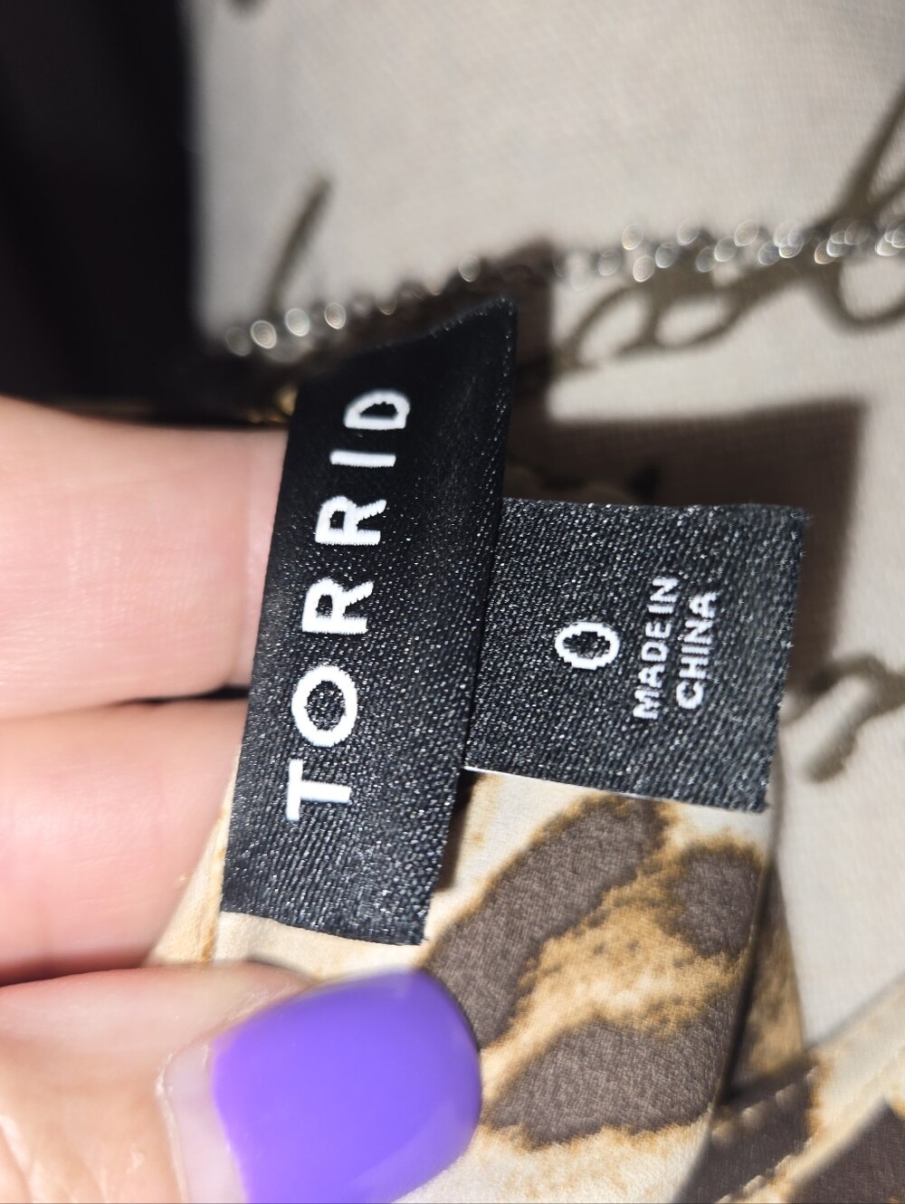 Torrid Sexy Tie Front Blouse. Leopard Print. Long Sleeve. Size 0. Worn Twice! - Picture 9 of 12
